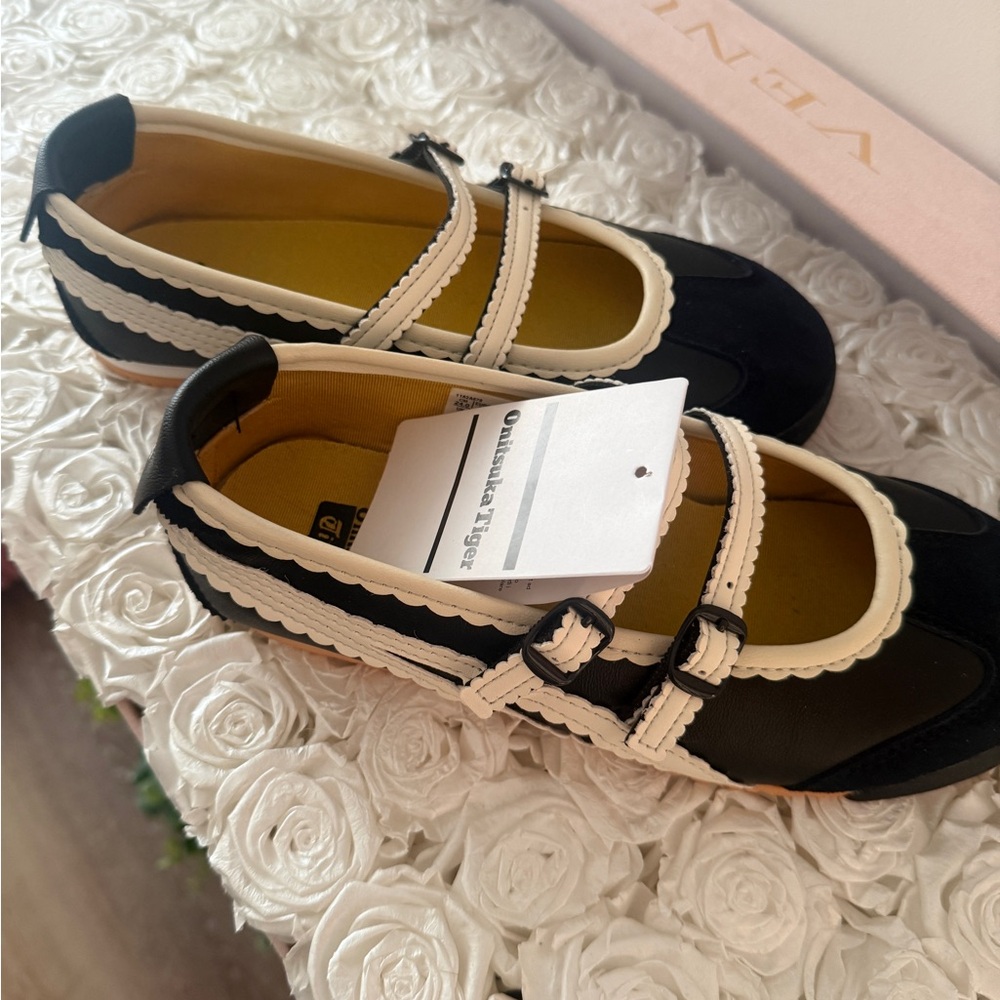 Onitsuka Tiger by Asics Women's Black and White Flats - Picture 7 of 7
